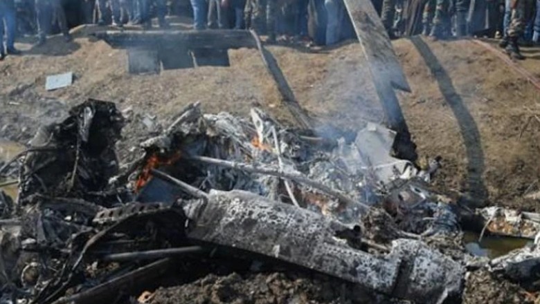 ایک اور بھارتی ہیلی کاپٹر گر کر تباہ، ہلاکتیں اور زخمی