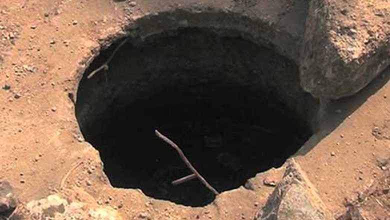 کراچی انتظامیہ جاگ گئی، گٹر کا ڈھکن نہ ہونے پر شہریوں کیلیے ہیلپ لائن کا اجرا