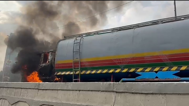 کراچی میں تیز رفتار واٹر ٹینکر نے 3 موٹر سائیکل سواروں کو کچل دیا