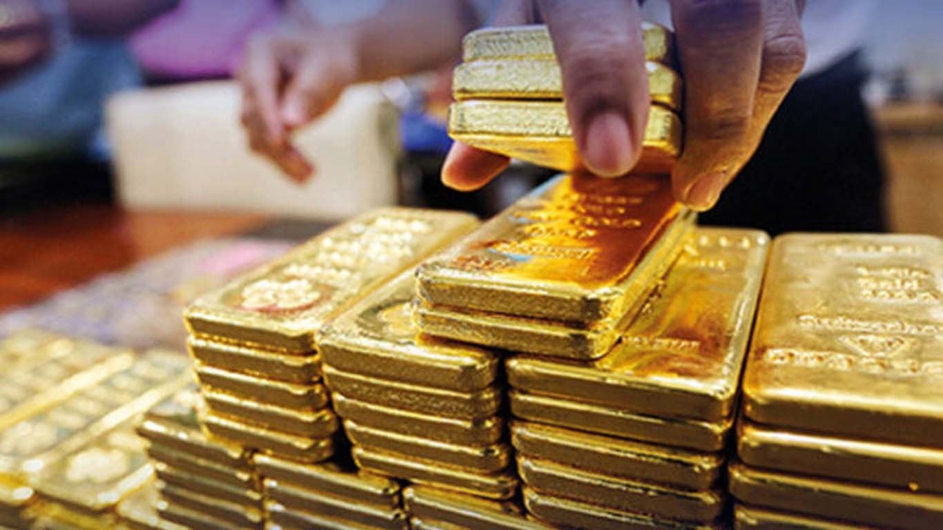 سونے کی قیمت میں بڑا اضافہ، خریداروں نے سر پکڑ لئے