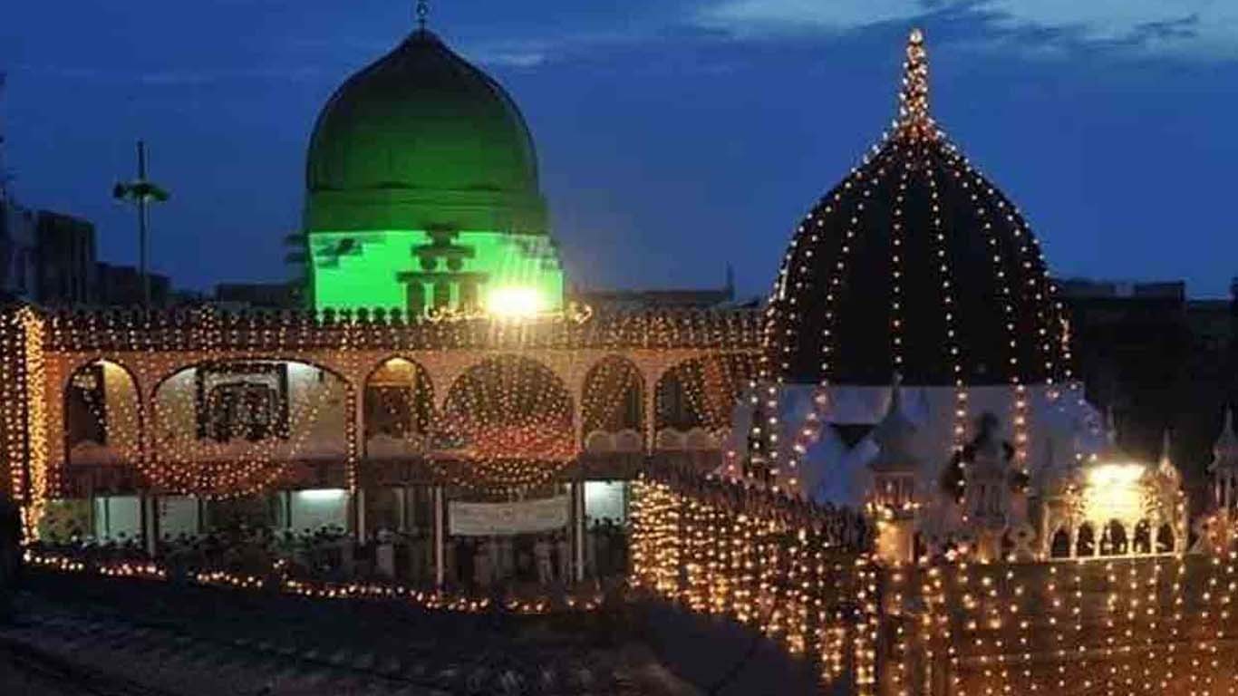 شب معراج پر آج مساجد میں محافل ذکر و نعت اور دعاؤں کا خصوصی کا اہتمام