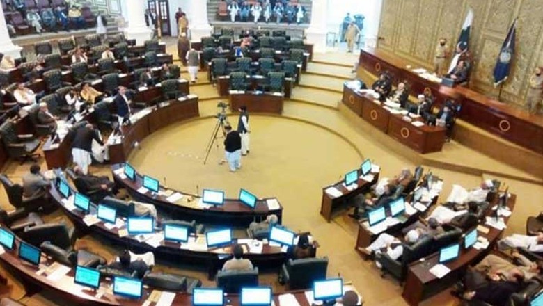 خیبرپختونخوا، صوبائی وزیر سمیت پی ٹی آئی کے 9 اراکین کی رکنیت تاحال معطل ہونے کا انکشاف