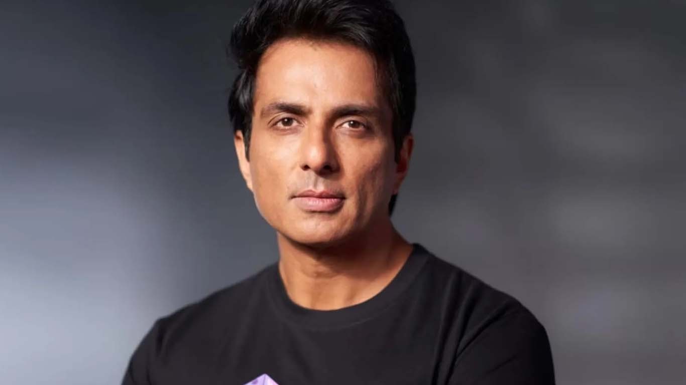 بھارتی اداکار سونو سود کے وارنٹِ گرفتاری جاری