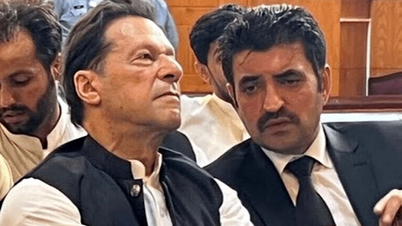 عمران خان نے شیر افضل مروت کو پارٹی سے نکال دیا