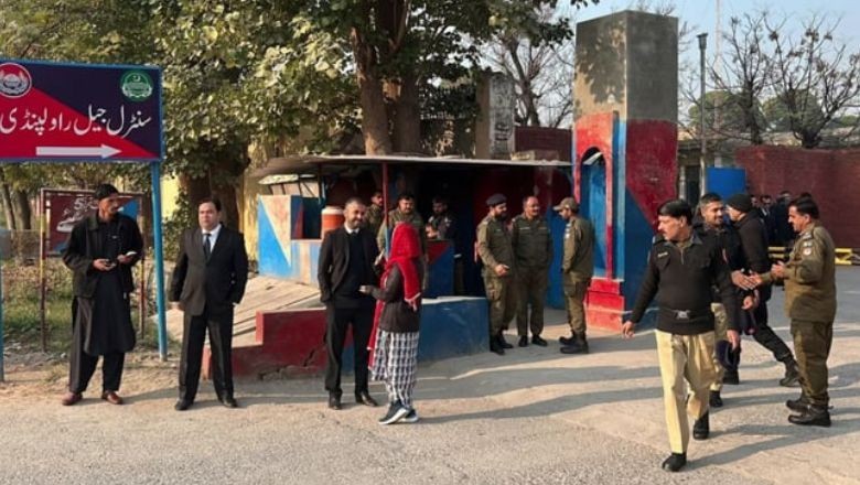 اڈیالہ جیل کے اطراف میں اچانک سیکیورٹی سخت، عمران خان کی بہنوں کو بھی دو کلومیٹر پیدل چلنا پڑا