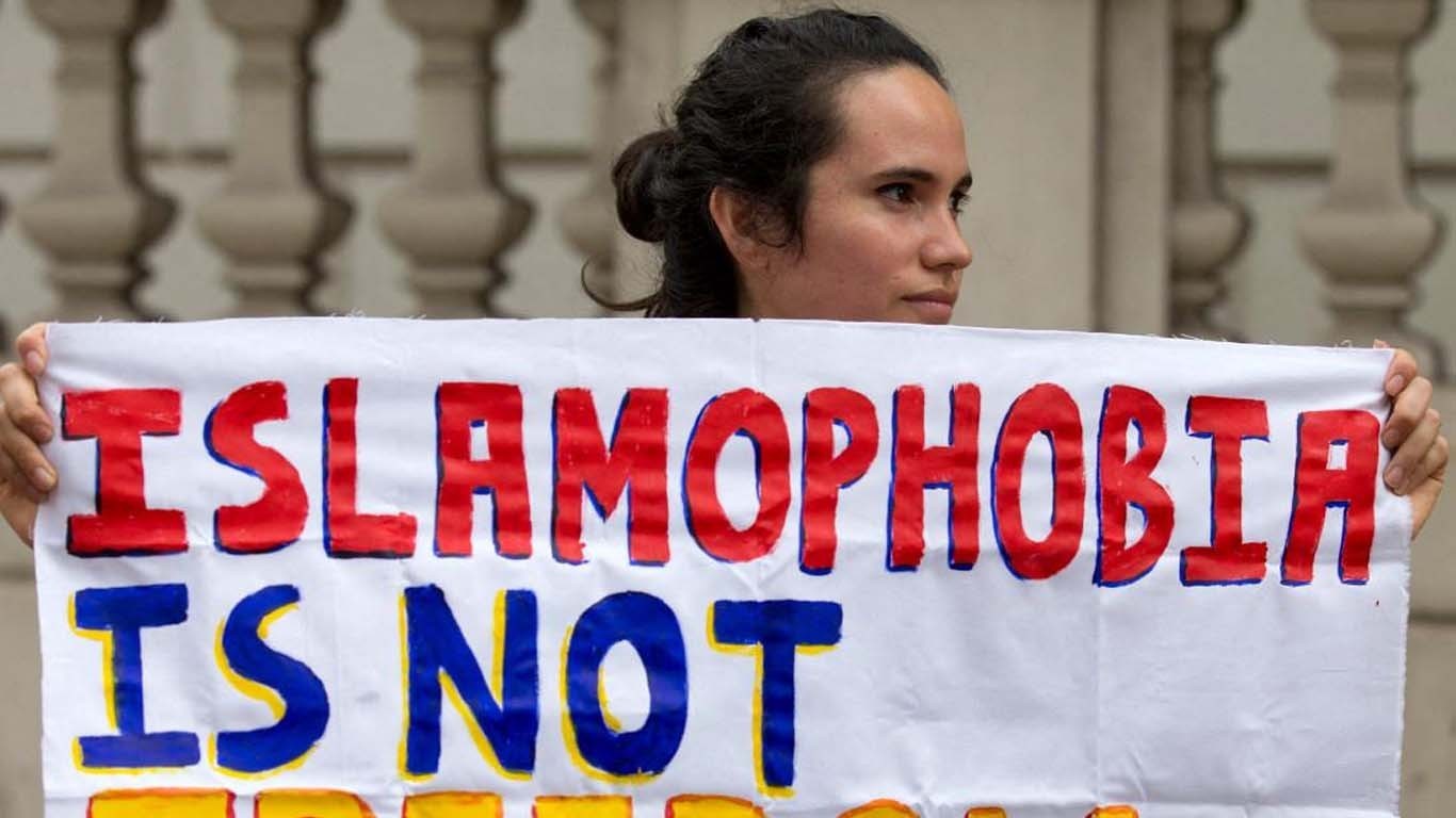 برطانیہ : اسلاموفوبیا کے 2024 میں 5,837 واقعات رپورٹ ہونے کا انکشاف