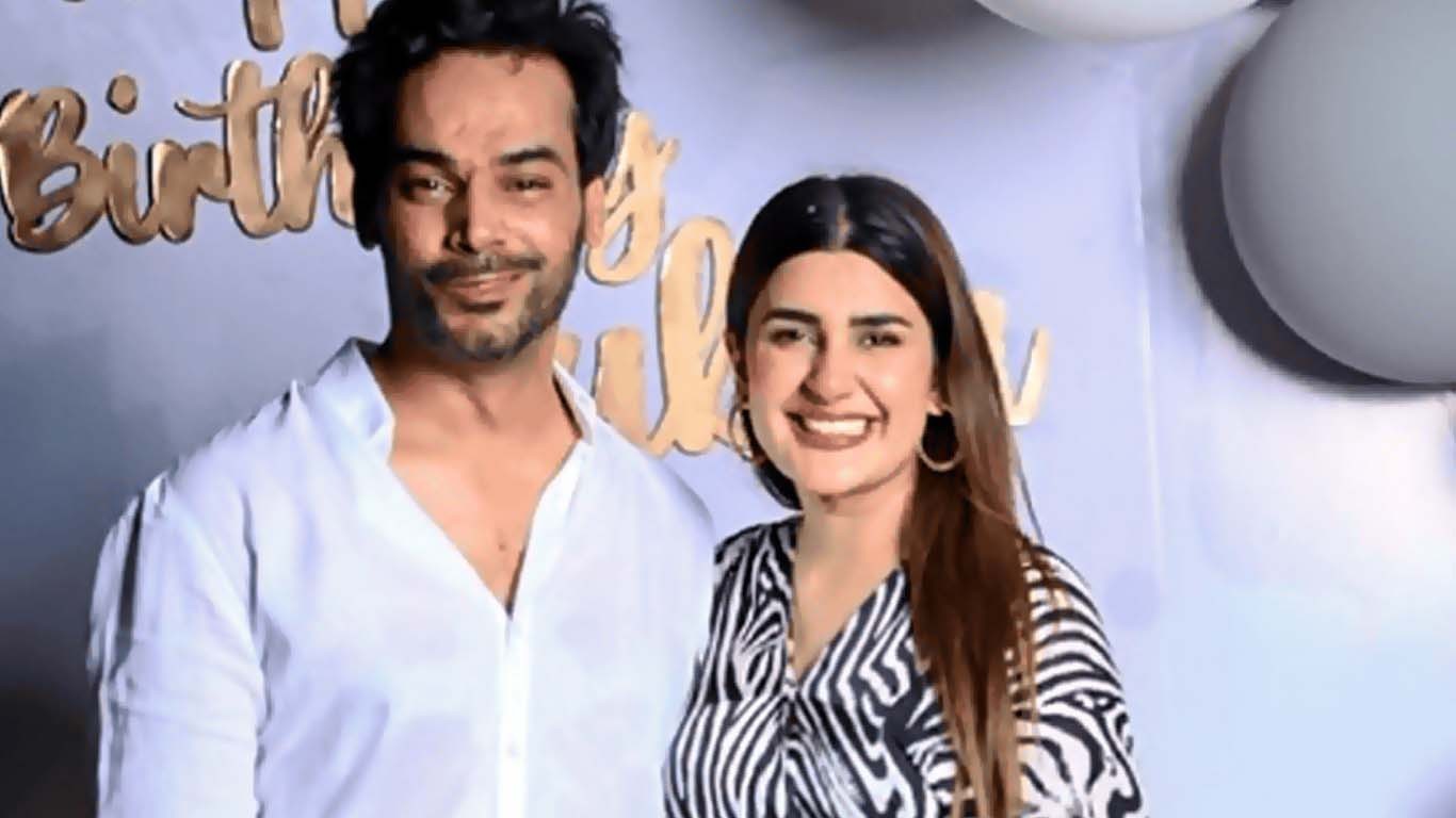 مسجد الحرام میں نکاح؛ کبری خان نے ناقدین کے منہ بند کردیئے