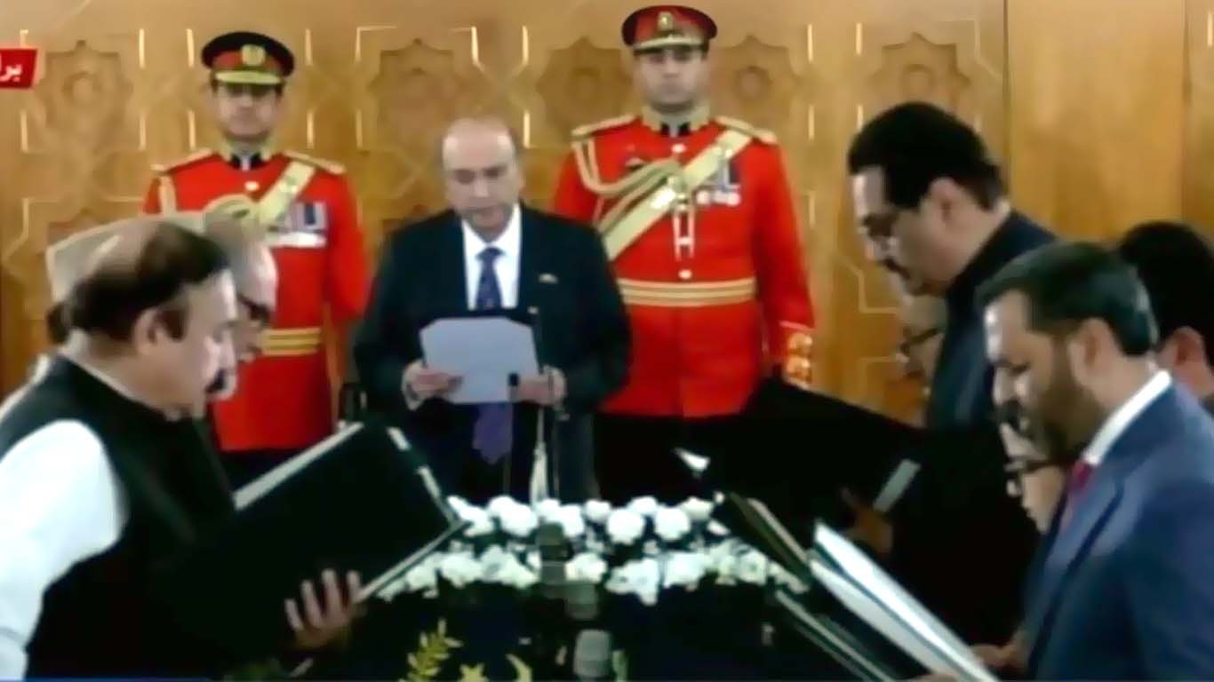 وفاقی کابینہ میں توسیع کردی گئی، ایوان صدر میں حلف برداری