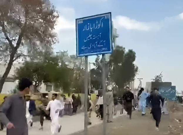 مدرسہ حقانیہ میں نماز جامعہ کے دوران خودکش دھماکا، مولانا سمیع الحق کے بیٹے جاں بحق، متعدد زخمی