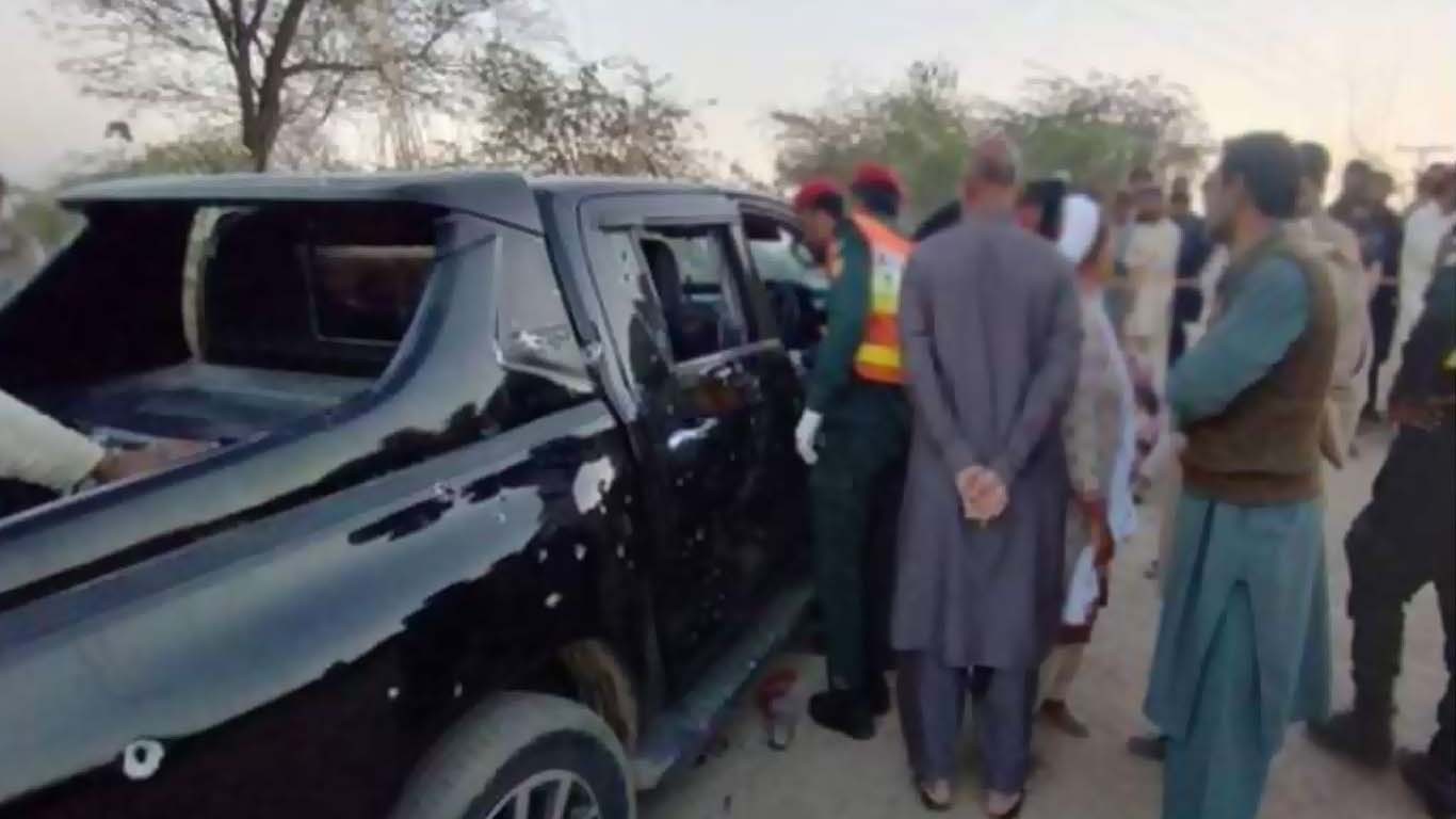 گجرات میں ویگو ڈالے پر فائرنگ سے 6 افراد جان سے گئے