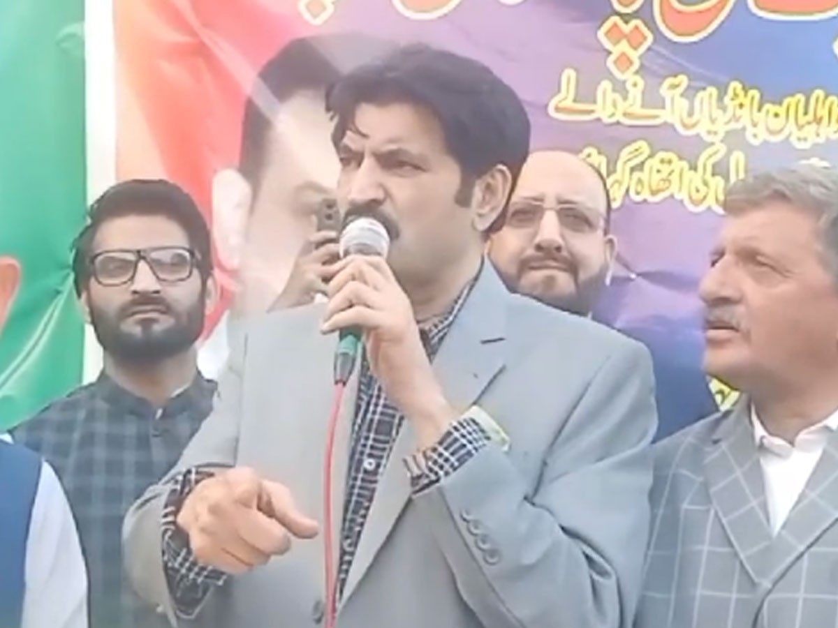 پی ٹی آئی رہنما کا شیر افضل مروت کو ایک ارب روپے ہرجانے کا نوٹس