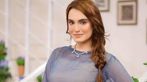 نادیہ حسین نے ایف آئی اے سے معافی مانگ لی