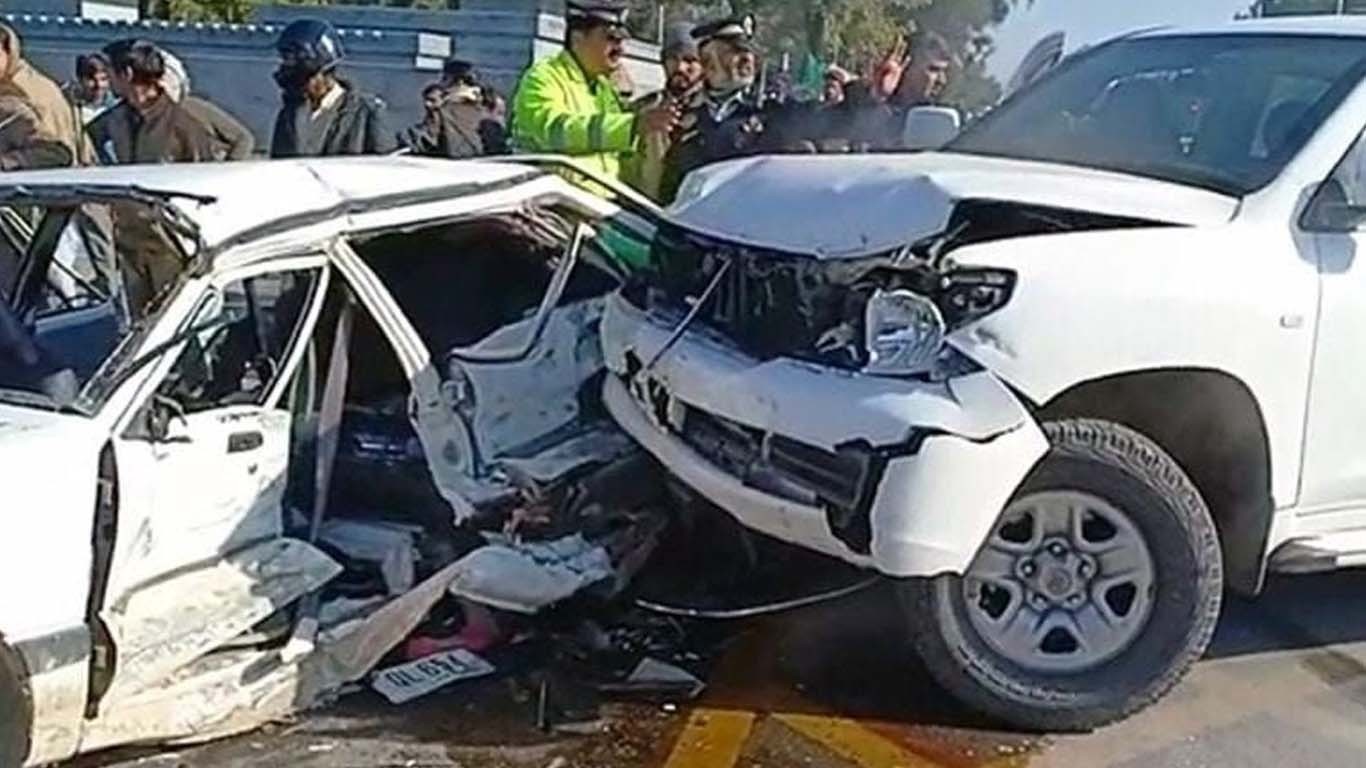 عید الفطر پر ٹریفک حادثات میں 20 افراد جان سے گئے