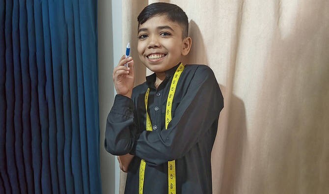 کراچی کا انتہائی باصلاحیت کانٹینٹ کریئٹر، جو صرف ایک موبائل سے سب کرتا ہے