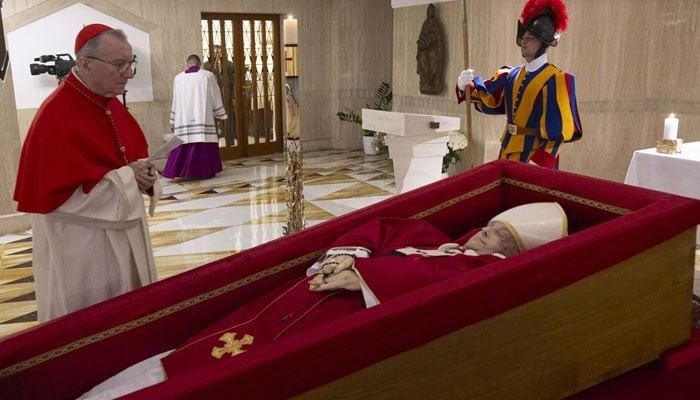 پوپ فرانسس کی کھلے تابوت والی تصویر سامنے آگئی