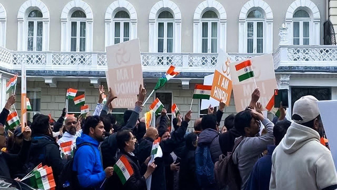 لندن میں پاکستانی ہائی کمیشن کے باہر مظاہرہ کرنے والے 4 بھارتی گرفتار