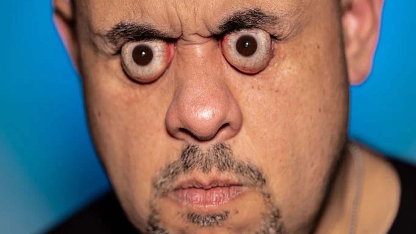 سب سے زیادہ آنکھیں باہر نکالنے کا عالمی ریکارڈ قائم