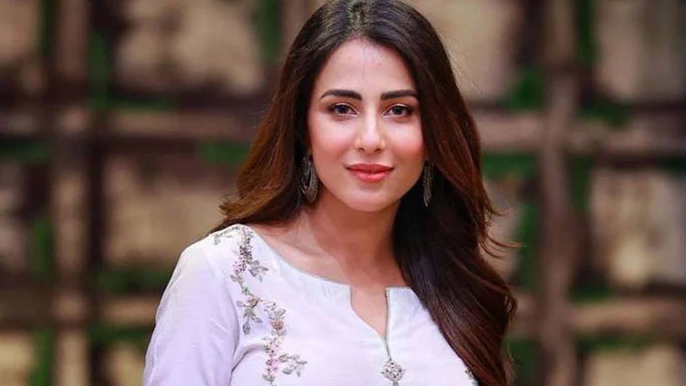 انسٹاگرام بلاک ہونے پر اشنا شاہ کا مودی حکومت پر طنز