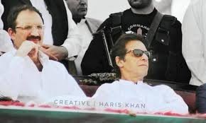 عمران خان نے جنید اکبر سے بڑی قربانی مانگ لی، پی ٹی آئی رہنما کا فوری لبیک