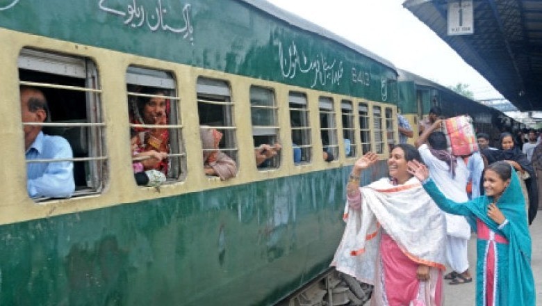 ٹرین مسافروں کو حکومت نے خوش خبری سنادی