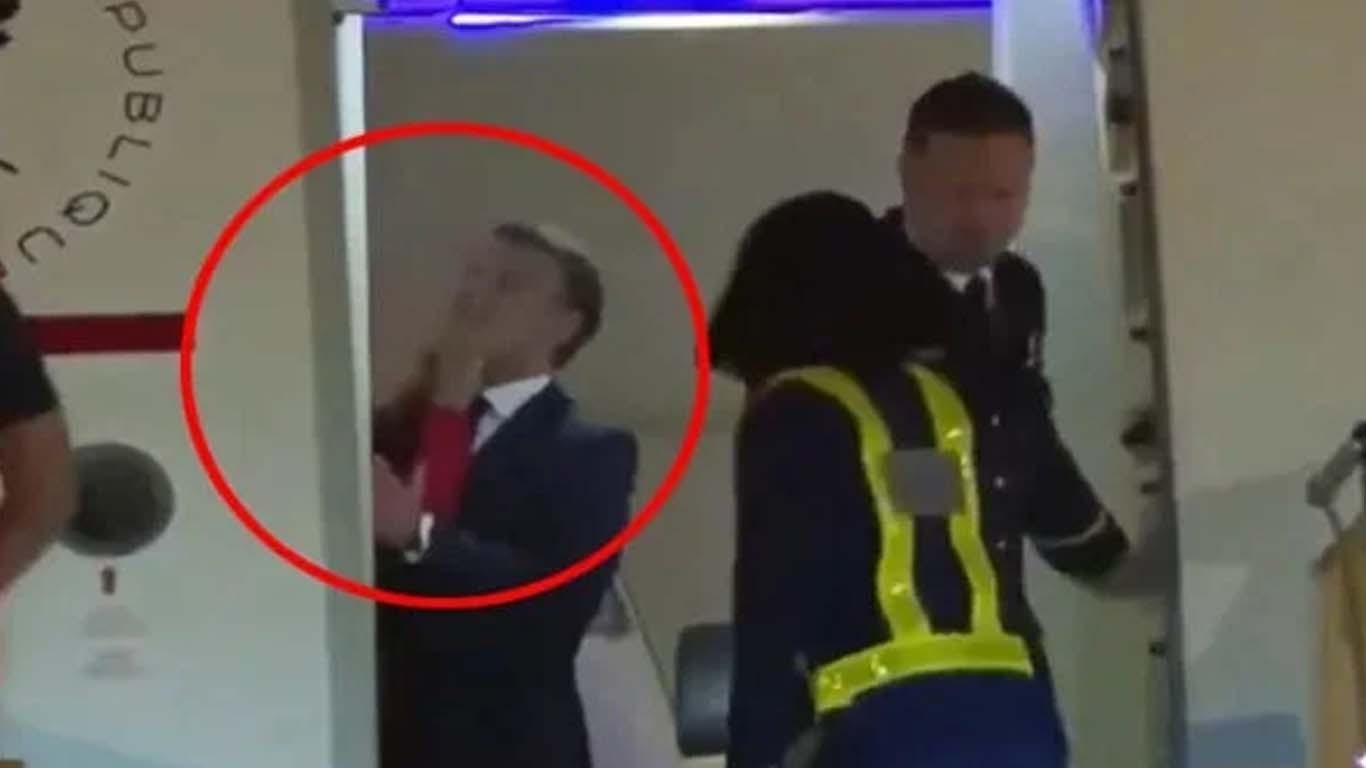 اہلیہ نے فرانسیسی صدر کو تھپڑ مار دیا، ویڈیو وائرل