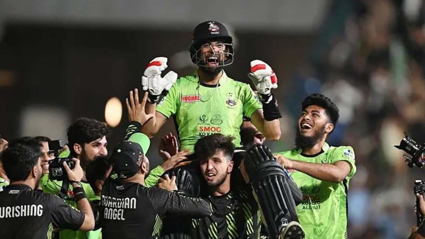 پی ایس ایل فائنل میں سکندر رضا کی آمد فلمی انداز میں ہوئی' شاہین