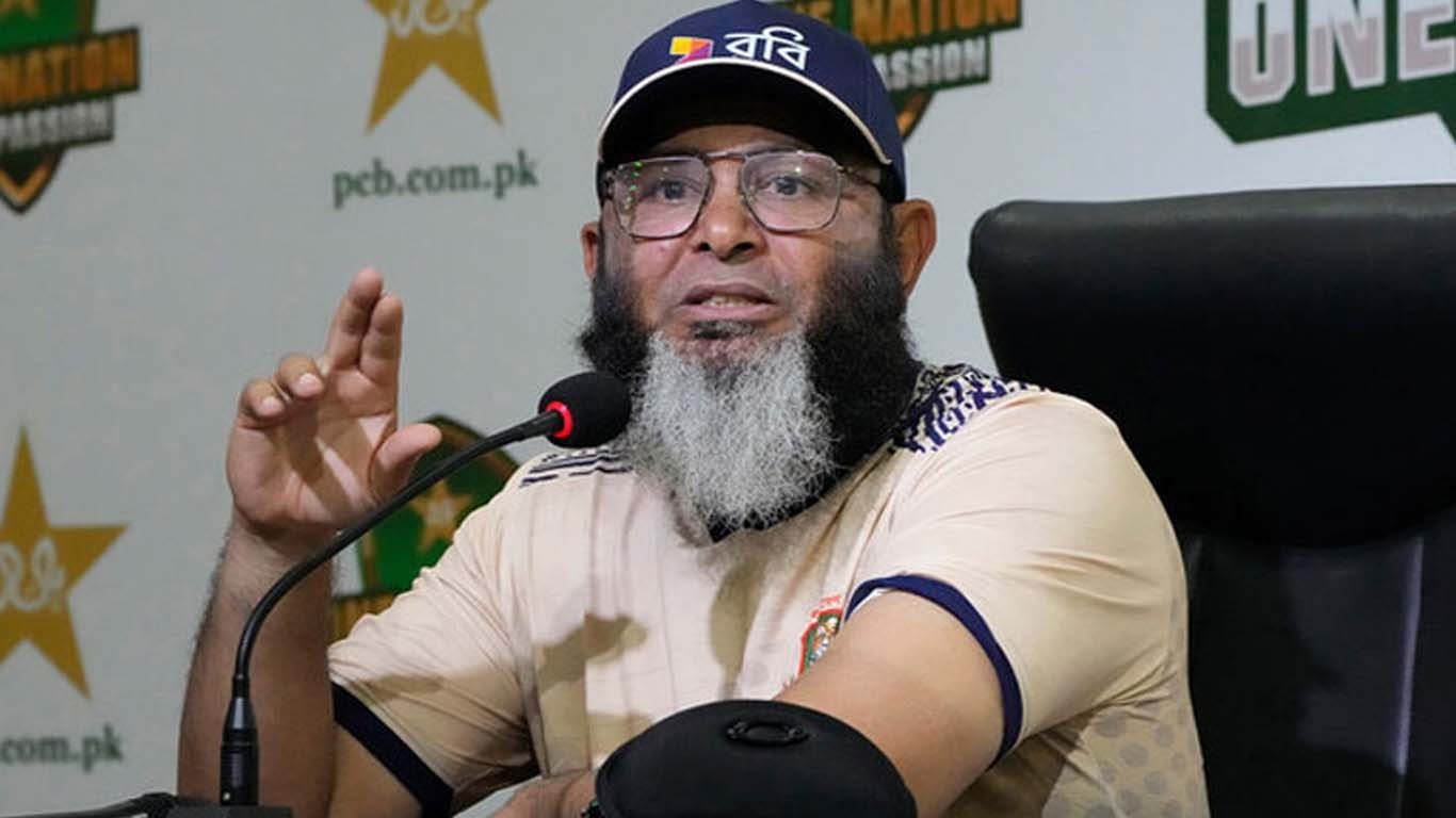 بنگلادیش ٹیم سیریز میں مضبوط کم بیک کرے گی، کوچ مشتاق احمد