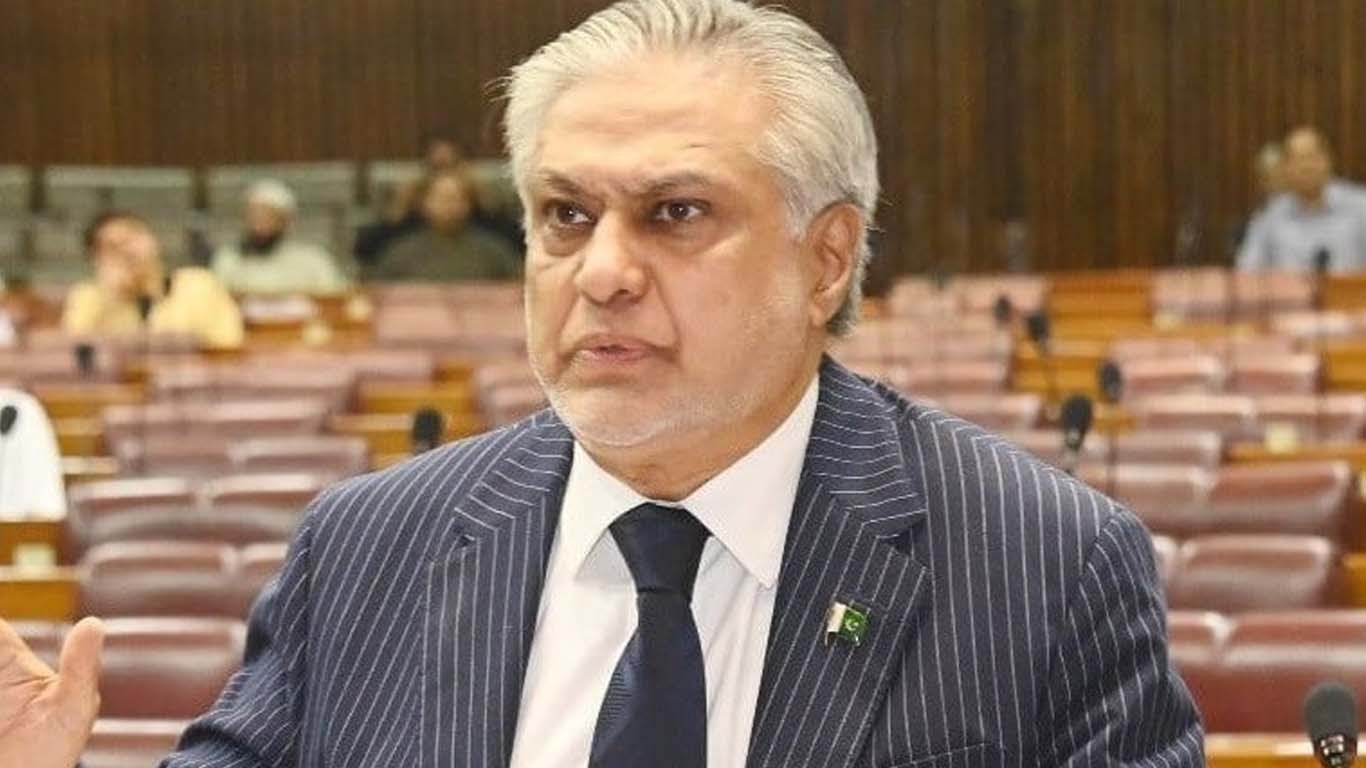 ایرانی حجاج کو ایئرپورٹ آمد پر ویزے دے کر کراچی منتقل کیا جائے گا، اسحاق ڈار