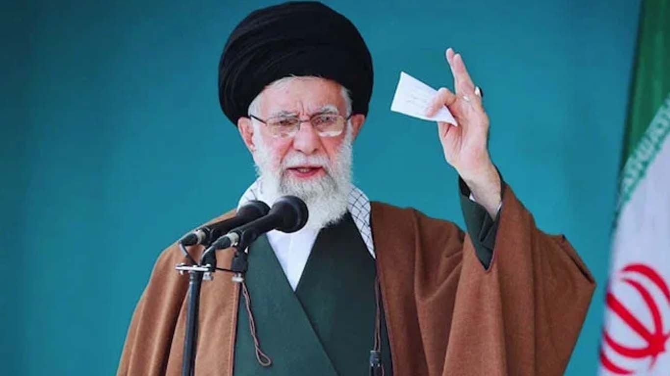 خامنہ ای کا اسرائیل پر رحم نہ کرنے کا عہد