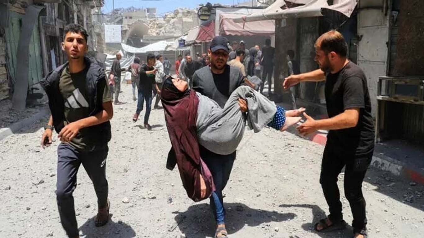 غزہ میں امداد کیلئے جمع افراد پر اسرائیلی فوج کی فائرنگ، 11 فلسطینی شہید