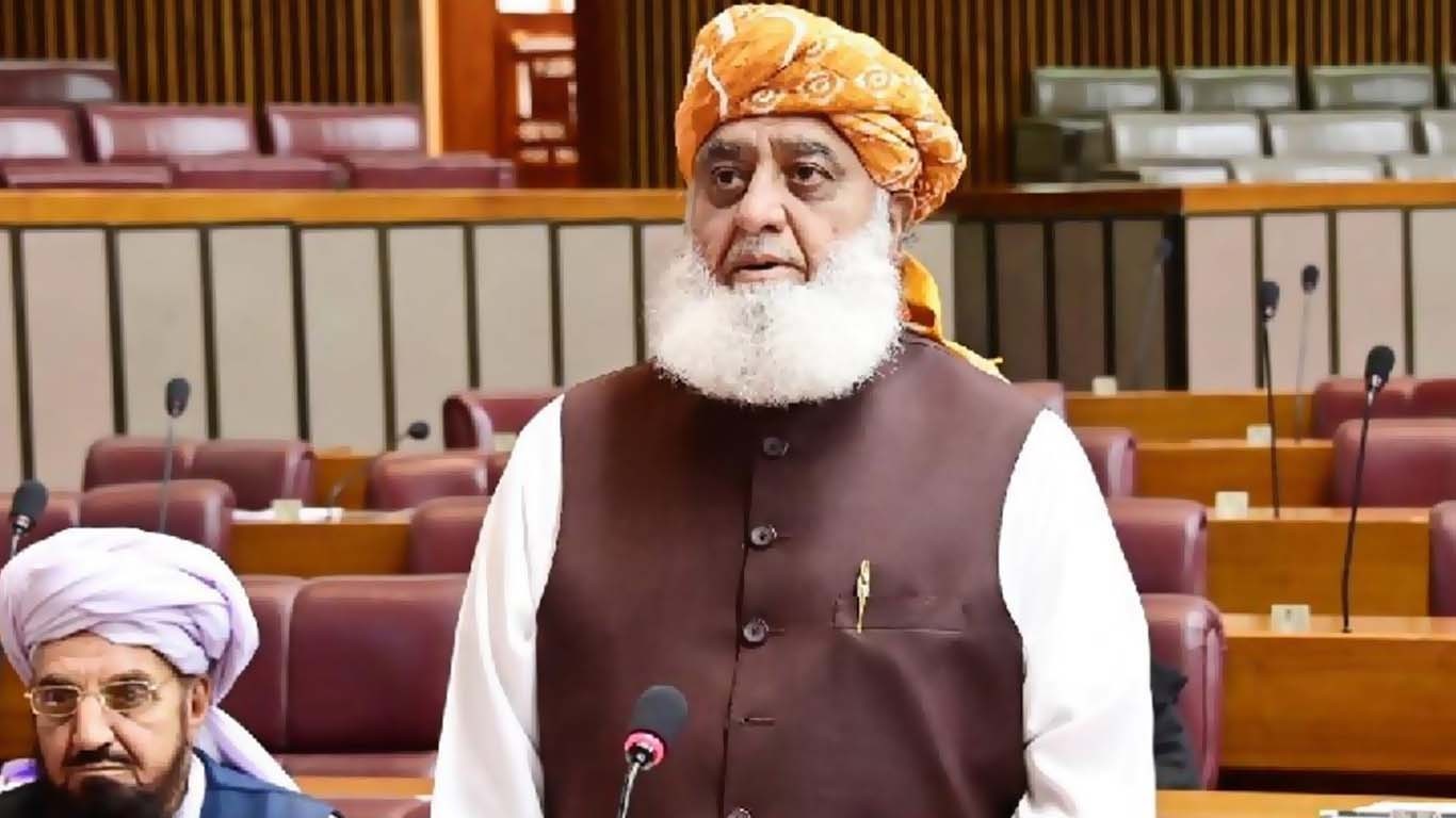 پاکستان کو کھل کر ایران کے ساتھ کھڑا ہونا چاہیے، مولانا فضل الرحمان