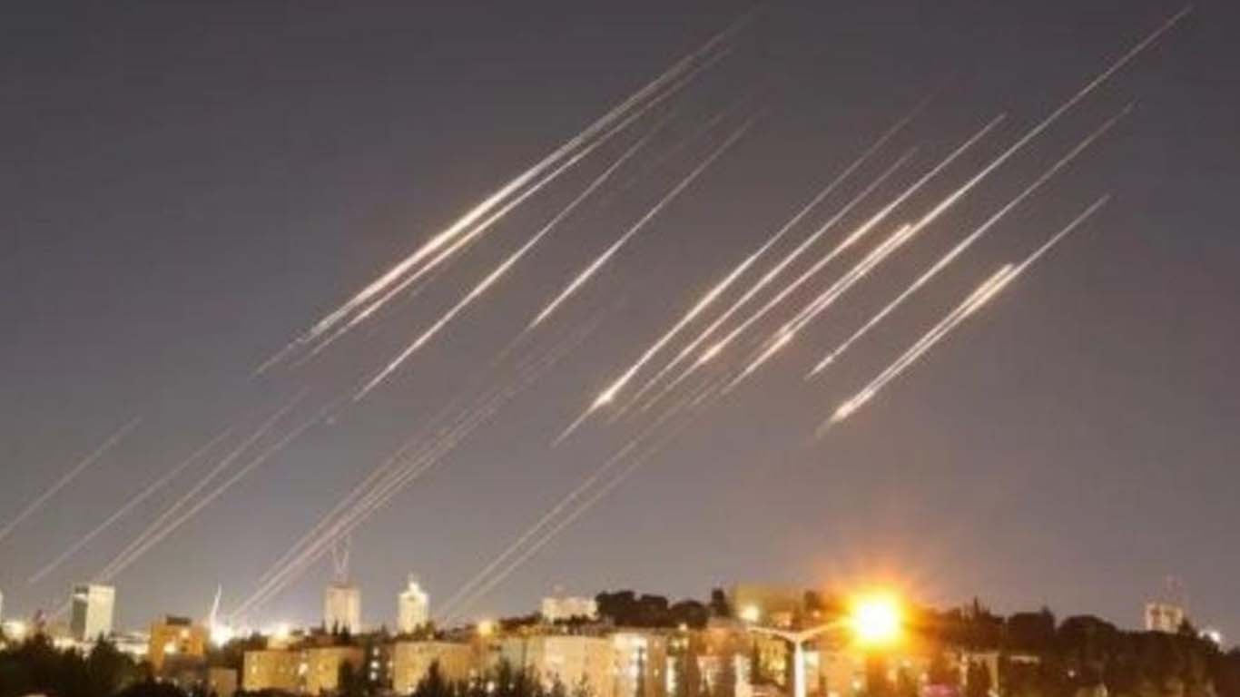 پاسداران انقلاب نے اسرائیل کے خلاف مشترکہ حملوں کا ایک نیا مرحلہ شروع کردیا