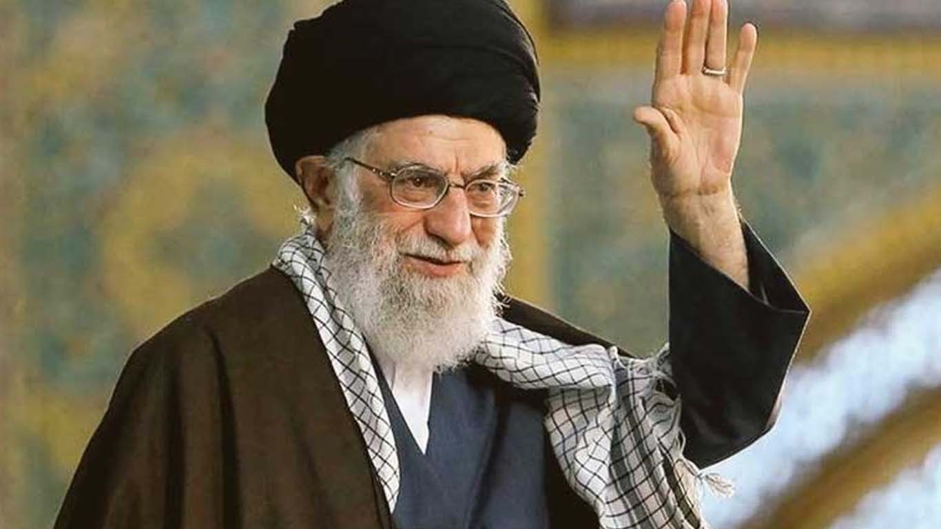 ہم کسی کی زیادتی کے آگے ہرگز سر نہیں جھکائیں گے، آیت اللہ خامنہ اِی