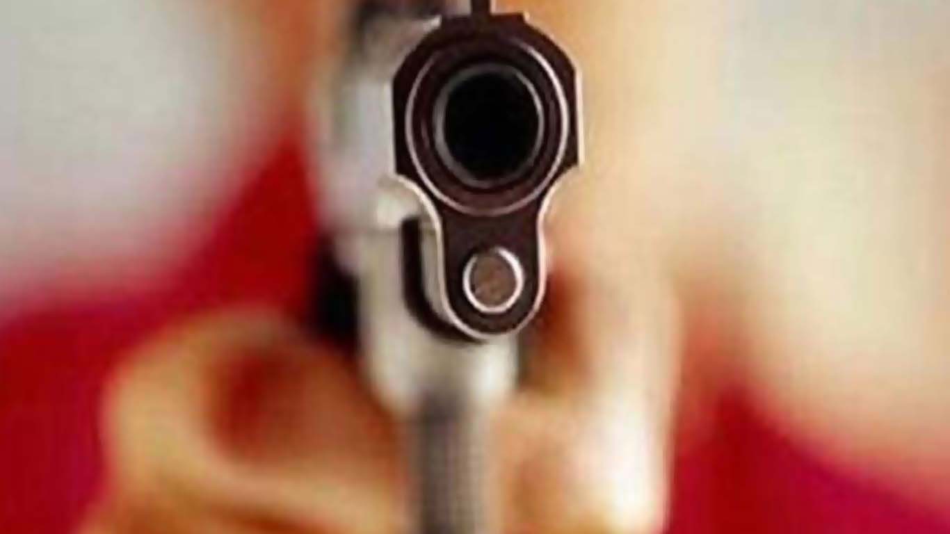 دوستی چھوڑنے پر خواتین ٹک ٹاکرز نے اپنی دوست کے گھر پر فائرنگ کروادی