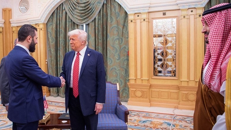 ٹرمپ نے شام پر عائد پابندیاں اٹھا لیں، حکم نامی جاری