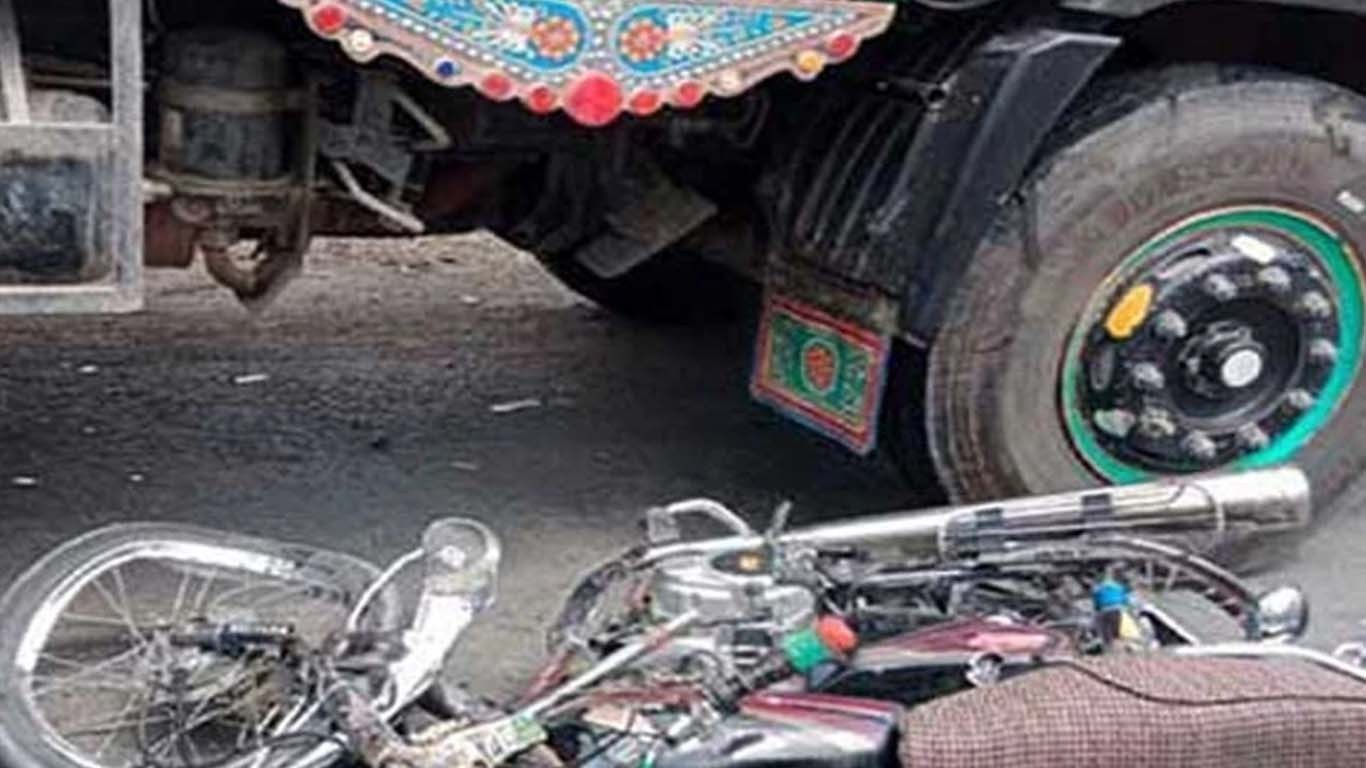 کراچی، تیز رفتار بس اور واٹر ٹینکر نے موٹرسائیکل سواروں کو کچل دیا