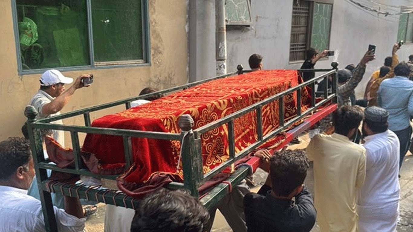 حمیرا اصغر کی تدفین لاہور کے قبرستان میں کردی گئی