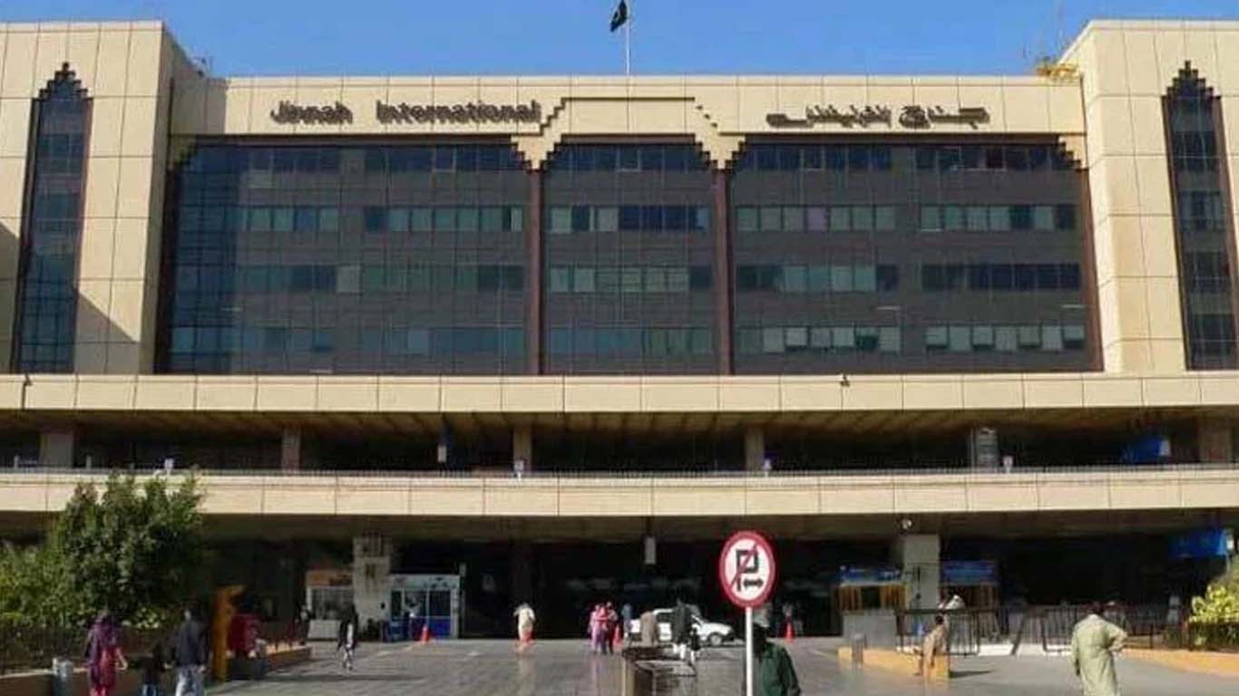 کراچی ایئرپورٹ پر غیر ملکی ایئر لائن کی غلطی کے باعث مسافر آف لوڈ