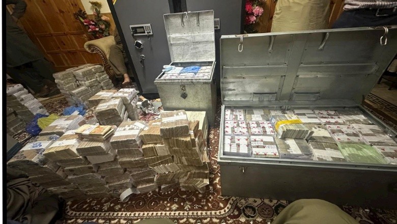 کوہستان کرپشن کیس میں ٹھیکیدار گرفتار، 25 ارب روپے برآمد