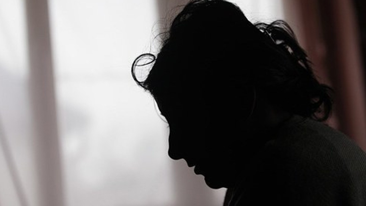 والدین سے پیسے نہ منگوانے پر شوہر اور سسر کا خاتون پر تشدد