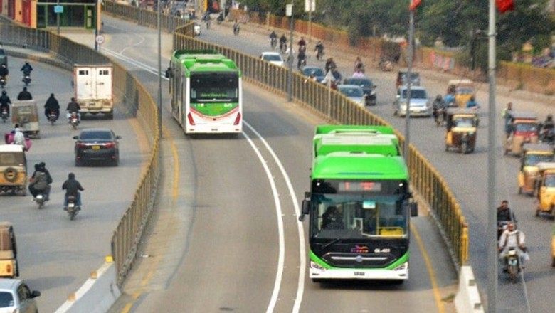 وفاقی حکومت کا کراچی میں گرین لائن بس منصوبے کا دوسرا فیز جلد شروع کرنے کا فیصلہ