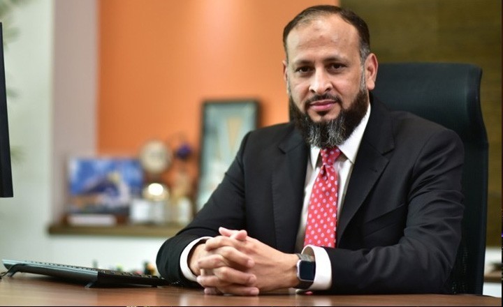 سی ای او کے الیکٹرک مونس علوی پر ہراسانی ثابت، عہدے سے ہٹانے، جرمانہ عائد