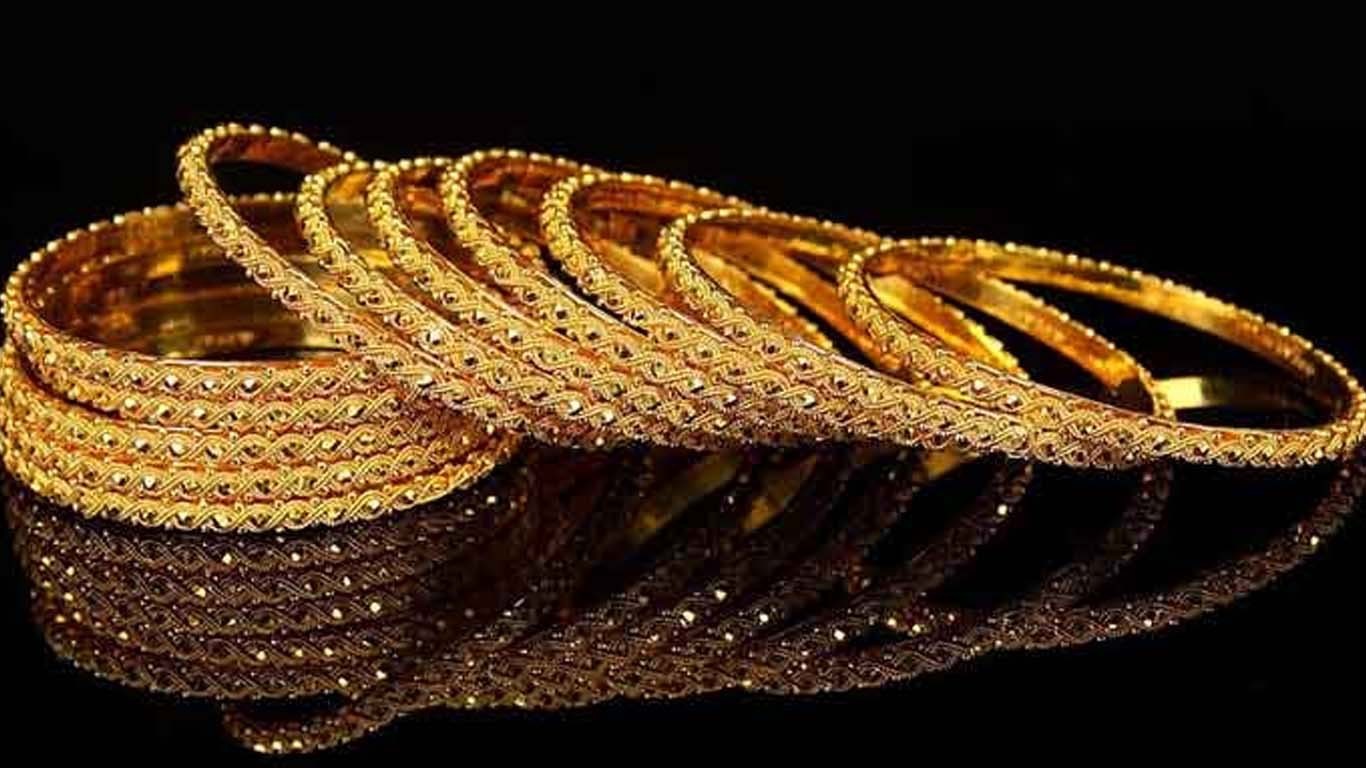 سونا آج سینکڑوں روپے سستا ہوگیا