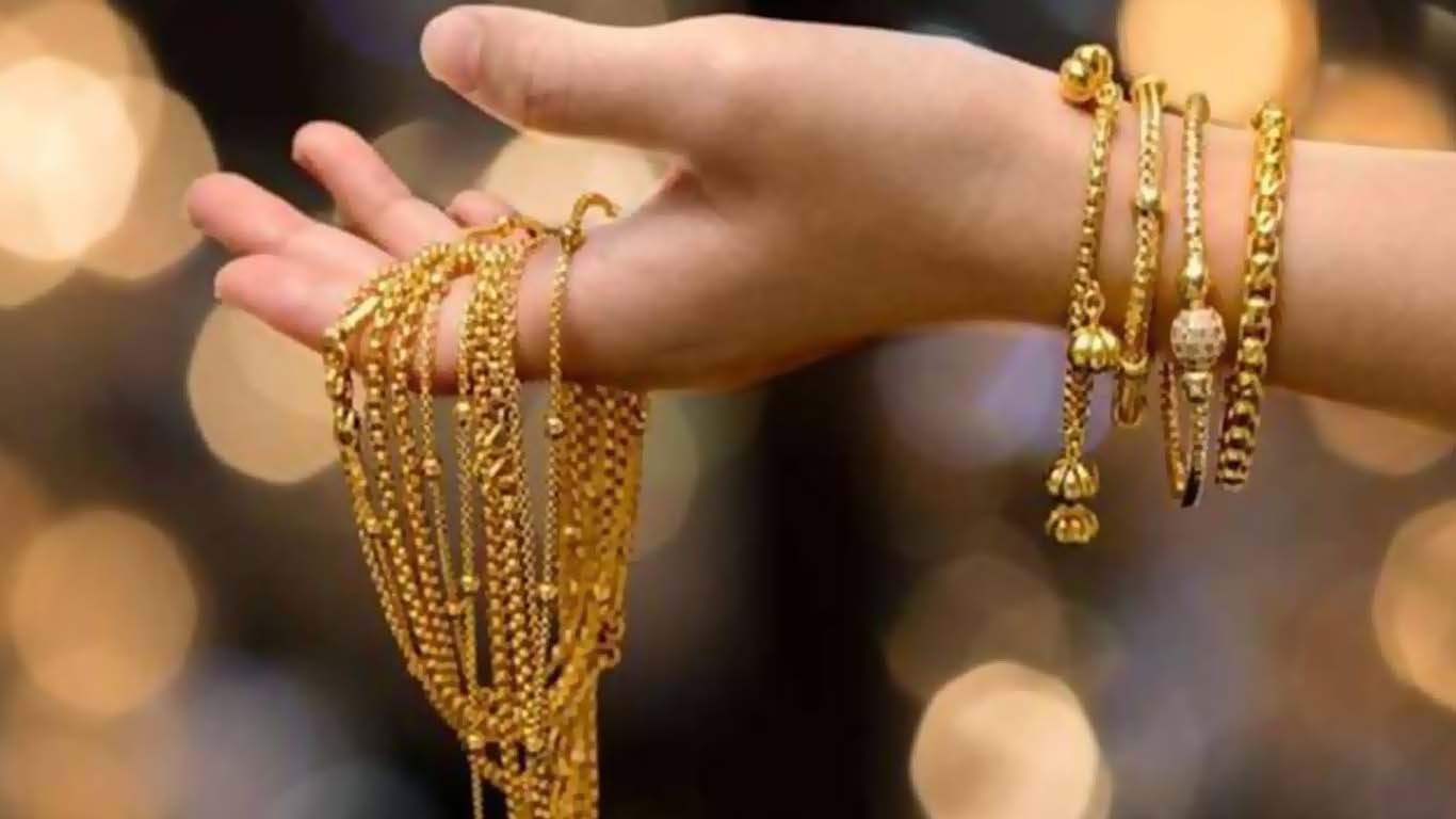 سونے کی فی تولہ قیمت میں کمی