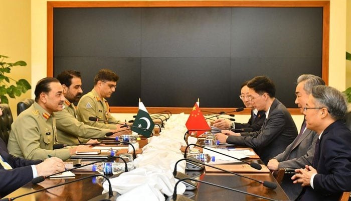 فیلڈ مارشل سے چینی وزیر خارجہ کی اہم ملاقات