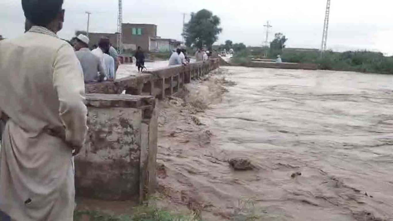 ڈی آئی خان میں طوفانی بارشوں سے تباہی، 8  افراد جان سے گئے