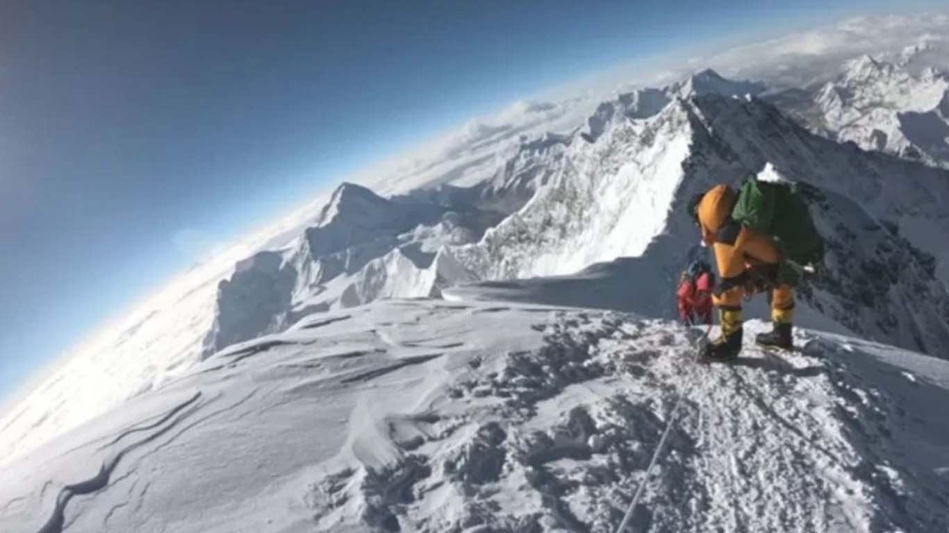 پاکستانی کوہ پیماؤں کا بڑا کارنامہ، ملک کا نام روشن کردیا