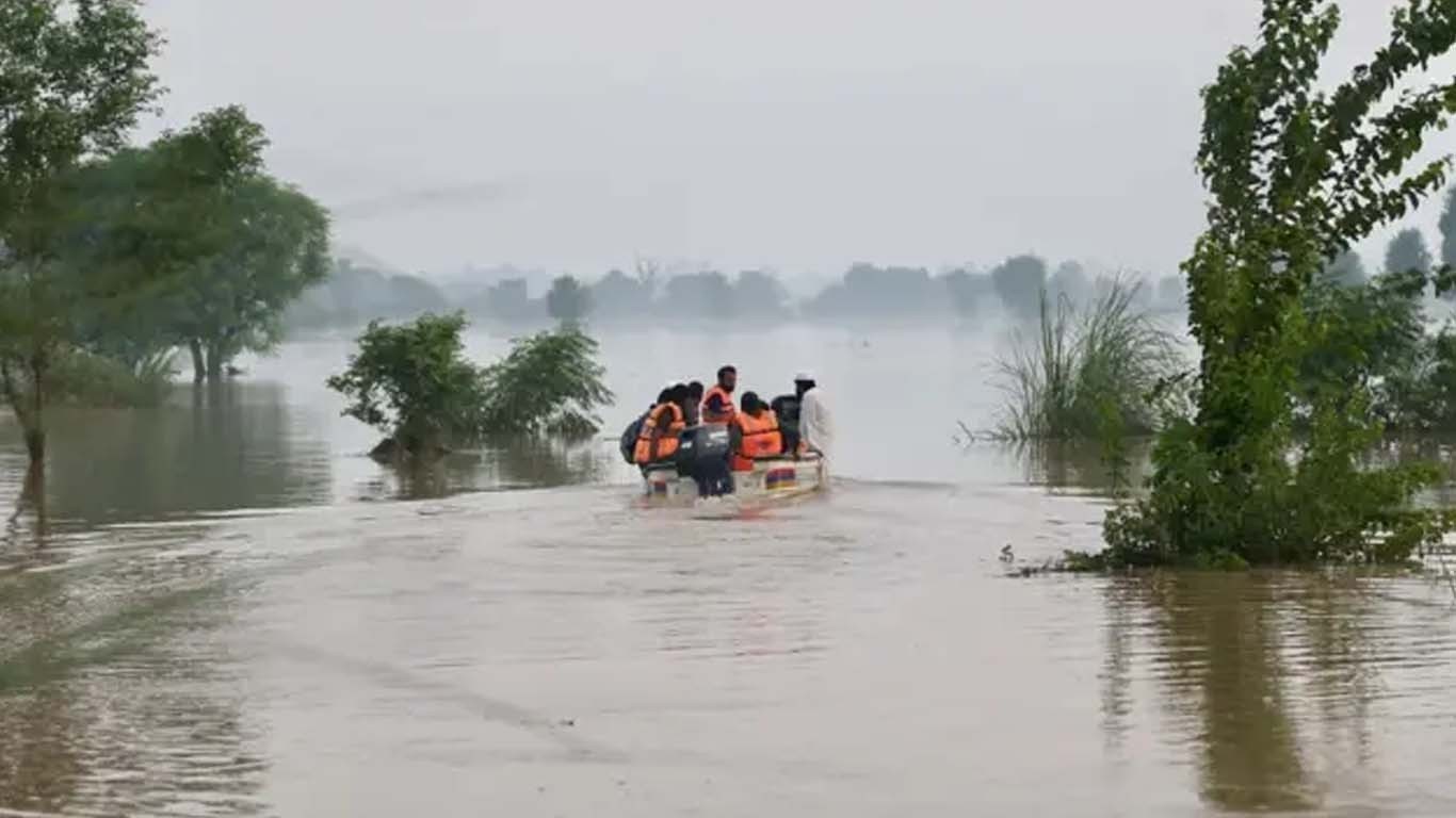 سندھ میں سیلاب کا خطرہ، گڈو بیراج پر 12 لاکھ کیوسک پانی آنے کی پیشگوئی