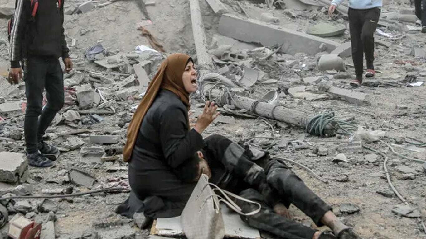 غزہ میں حاملہ خاتون سمیت 100 سے زائد فلسطینی شہید