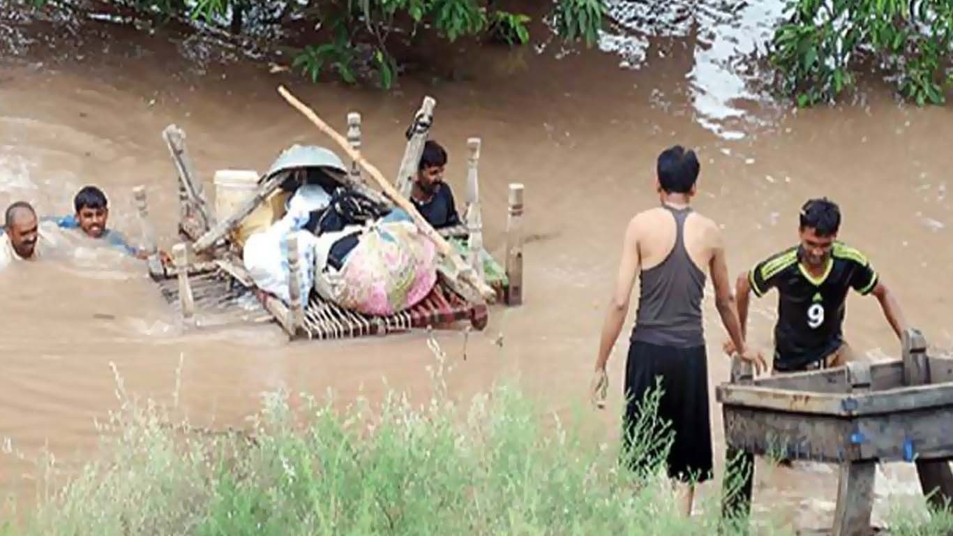 سیلابی صورتحال: دریائے سندھ کے قریب مکینوں کو گھر خالی کرنے کا حکم جاری